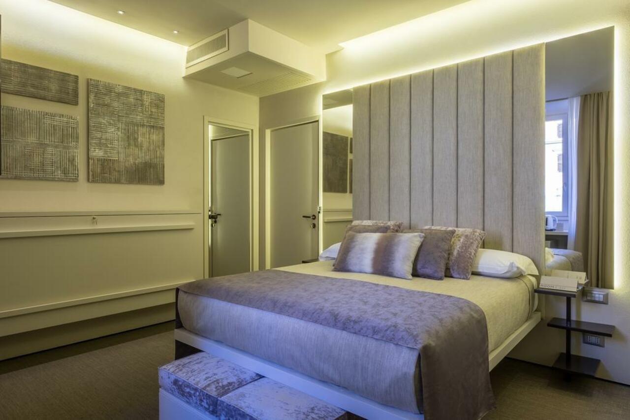 Room 230 Roma Luxury Suites Exterior photo